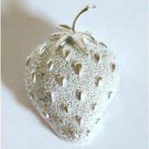 Sarah Coventry vintage textured and polished detailed silver strawberry